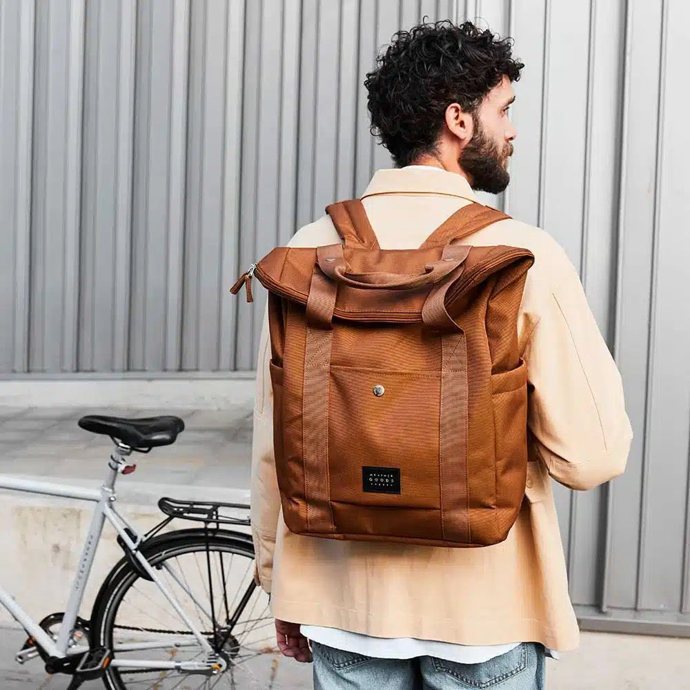 City Bikepack XL V3 - Fahrradtasche und Rucksack - als Rucksack in der Farbe braun - HOLE-X