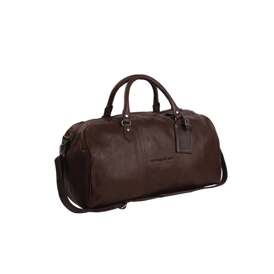The Chesterfield Brand Weekender William Braun – Frontansicht schräg, Wax Pull Up Leder, breite Tragegriffe und Gepäckanhänger