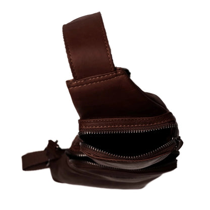Leder Crossbody Logan Braun – Innenansicht unteres Fach geöffnet von oben