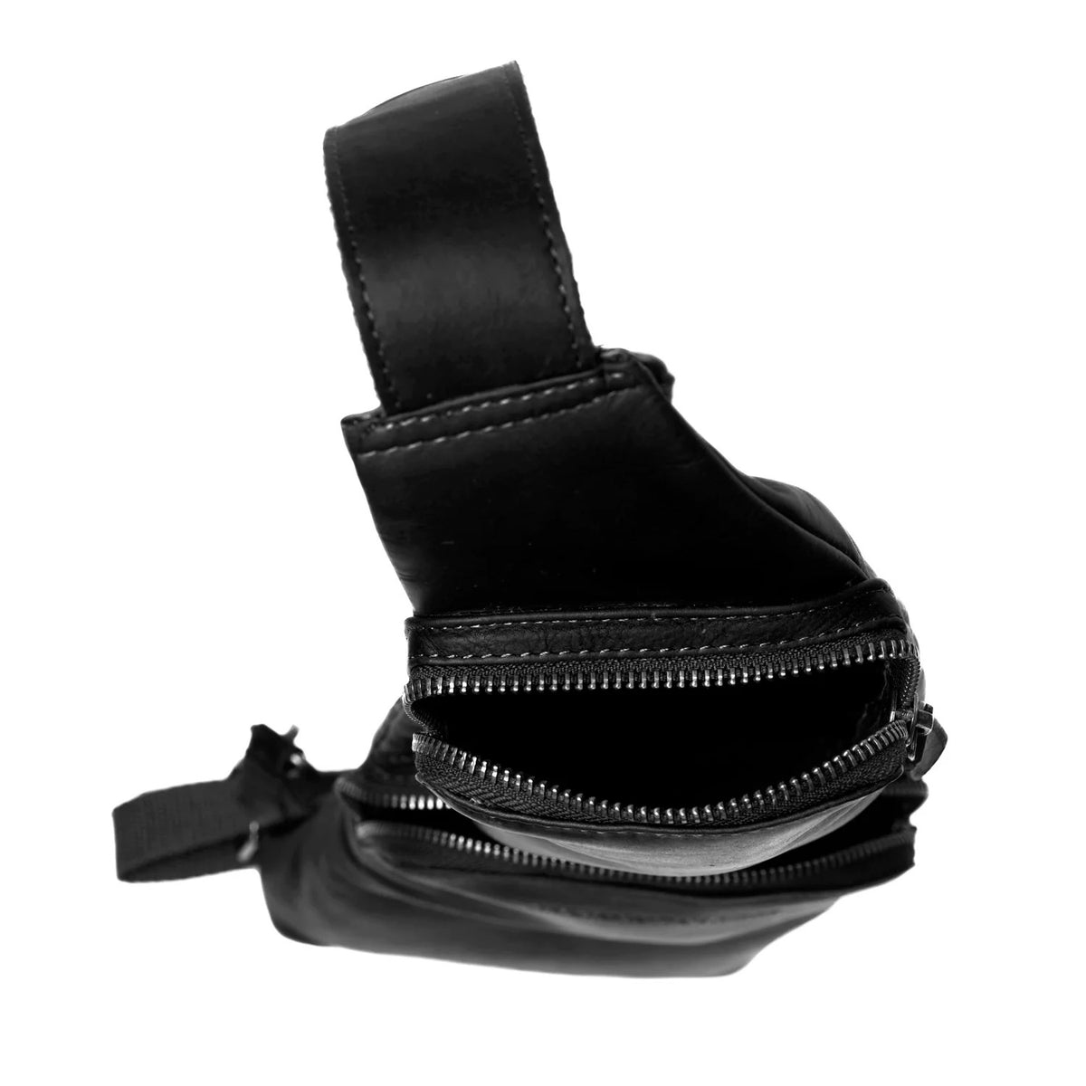 Leder Crossbody Logan Schwarz – Innenansicht unteres Fach geöffnet