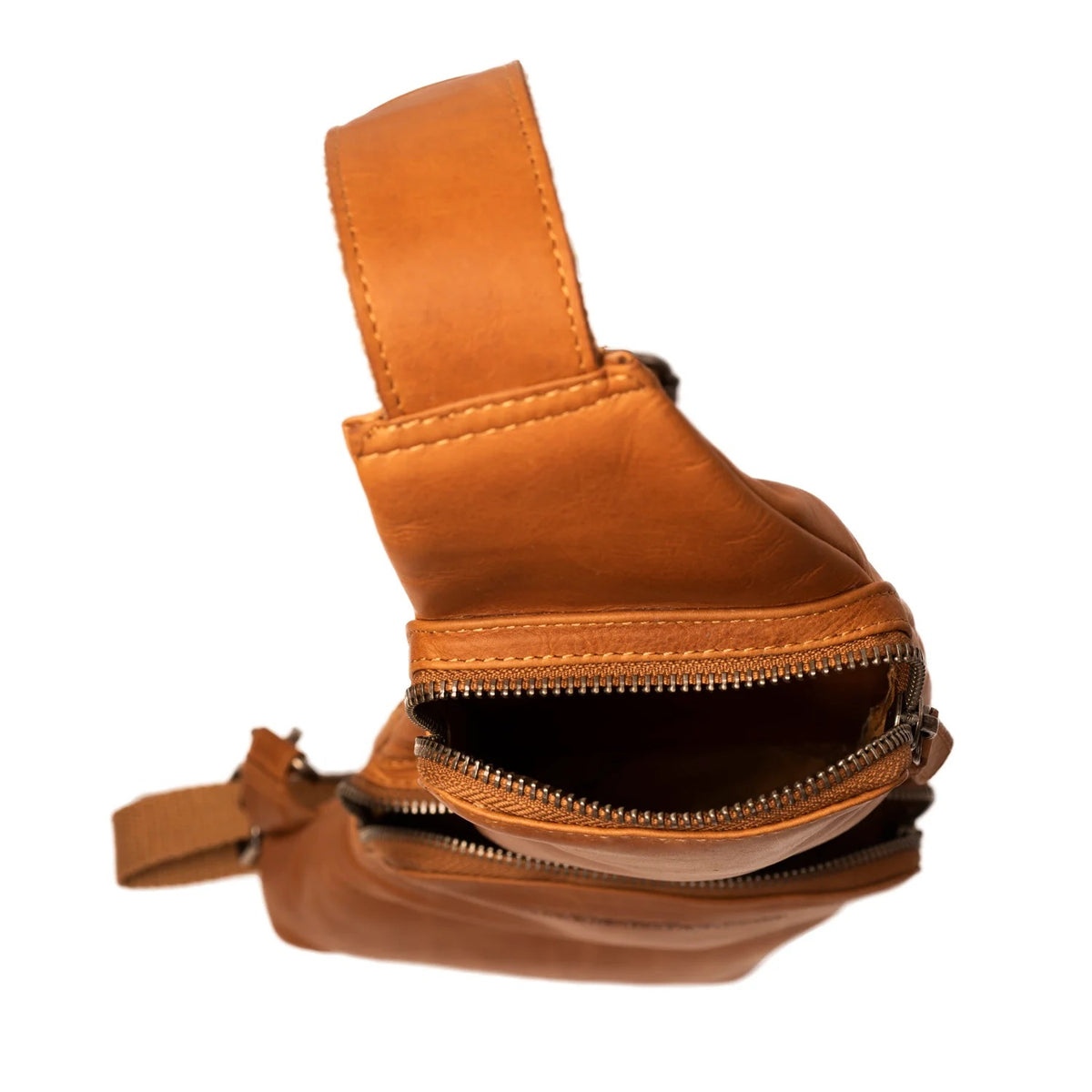 Leder Crossbody Logan Cognac – Innenansicht geöffnet von oben
