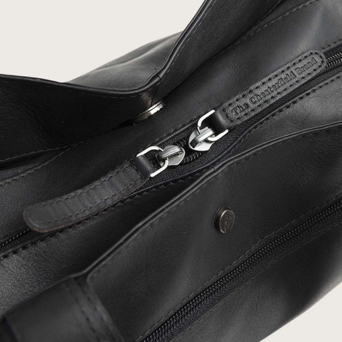 The Chesterfield Brand Gail Ledershopper in Schwarz aus Wax Pull Up Leder