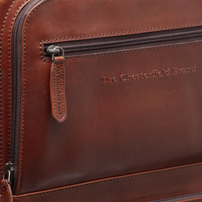 Leder Trolley Koffer Cognac San Marino - Detailansicht Prägung Markenlogo I The Chesterfield Brand