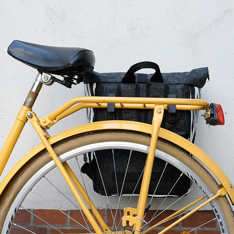 IKURI Kombi Fahrradtasche Rucksack Zebra – wasserdicht, 13–21 l, Klickfix, handgefertigt