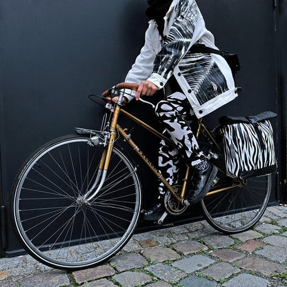 IKURI Fahrradtasche Zebra – einseitig, wasserdicht, 13–21 l, Klickfix, handgefertigt