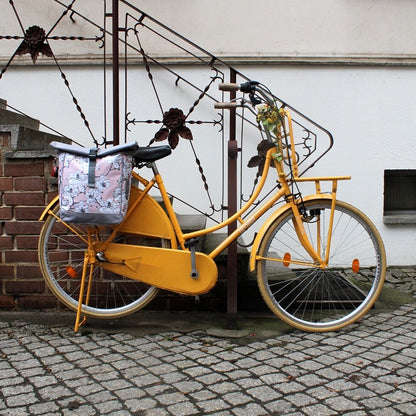 IKURI Fahrradtasche Magnolia – einseitig, wasserdicht, 13–21 l, Klickfix, handgefertigt
