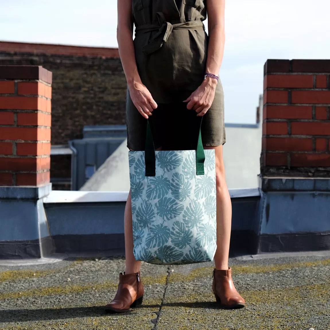 IKURI Shopper Monstera - HOLE-X-WORLD
