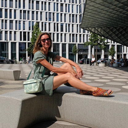 IKURI Lenkertasche Monstera – wasserdichte Fahrradtasche für Lenker und Schulter, handgefertigt