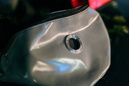HOLE-X YANKEE – Die smarte, leuchtende Bauchtasche aus robuster LKW-Plane in grau! - HOLE-X-WORLD