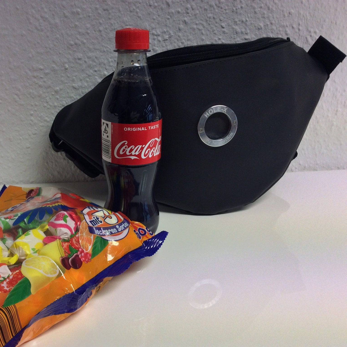 HOLE-X YANKEE – Die smarte, leuchtende Bauchtasche aus robuster LKW-Plane in schwarz! - HOLE-X-WORLD