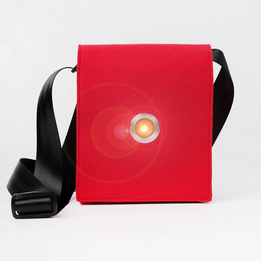 HOLE-X ALFA Umhängetasche rot Filz Bringe Deine Tasche zum Leuchten mit Deinem Smartphone - HOLE-X-WORLD